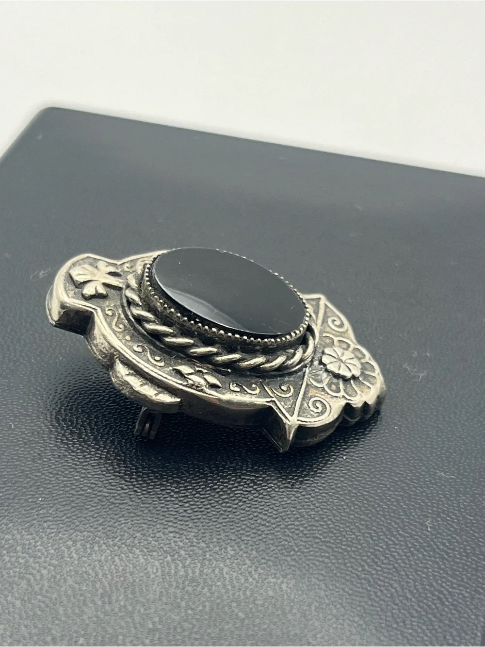 N/A silver tone